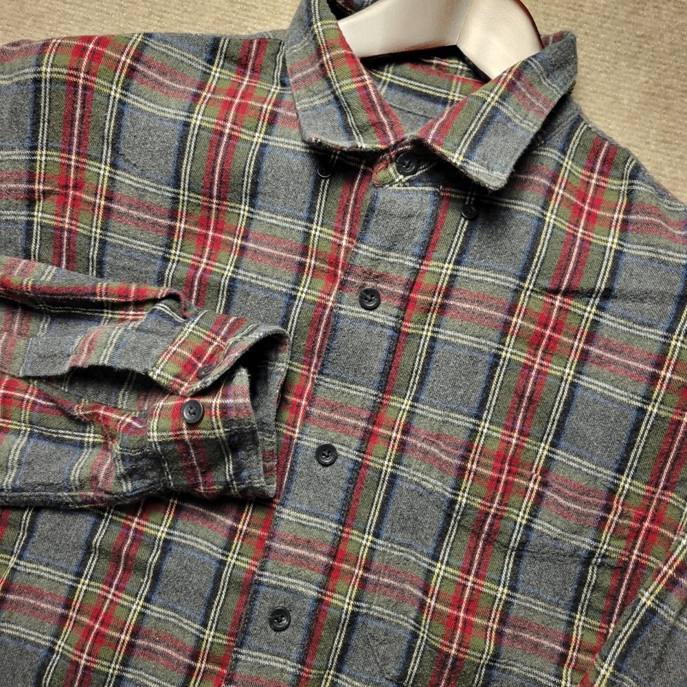 L.L. Bean Flannel Shirt Mens Large Grey Red Plaid Slightly Fitted 298167